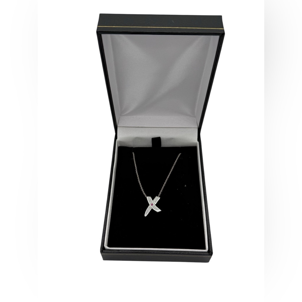 Tiffany & Co Paloma Picasso Kiss Necklace Pendant.